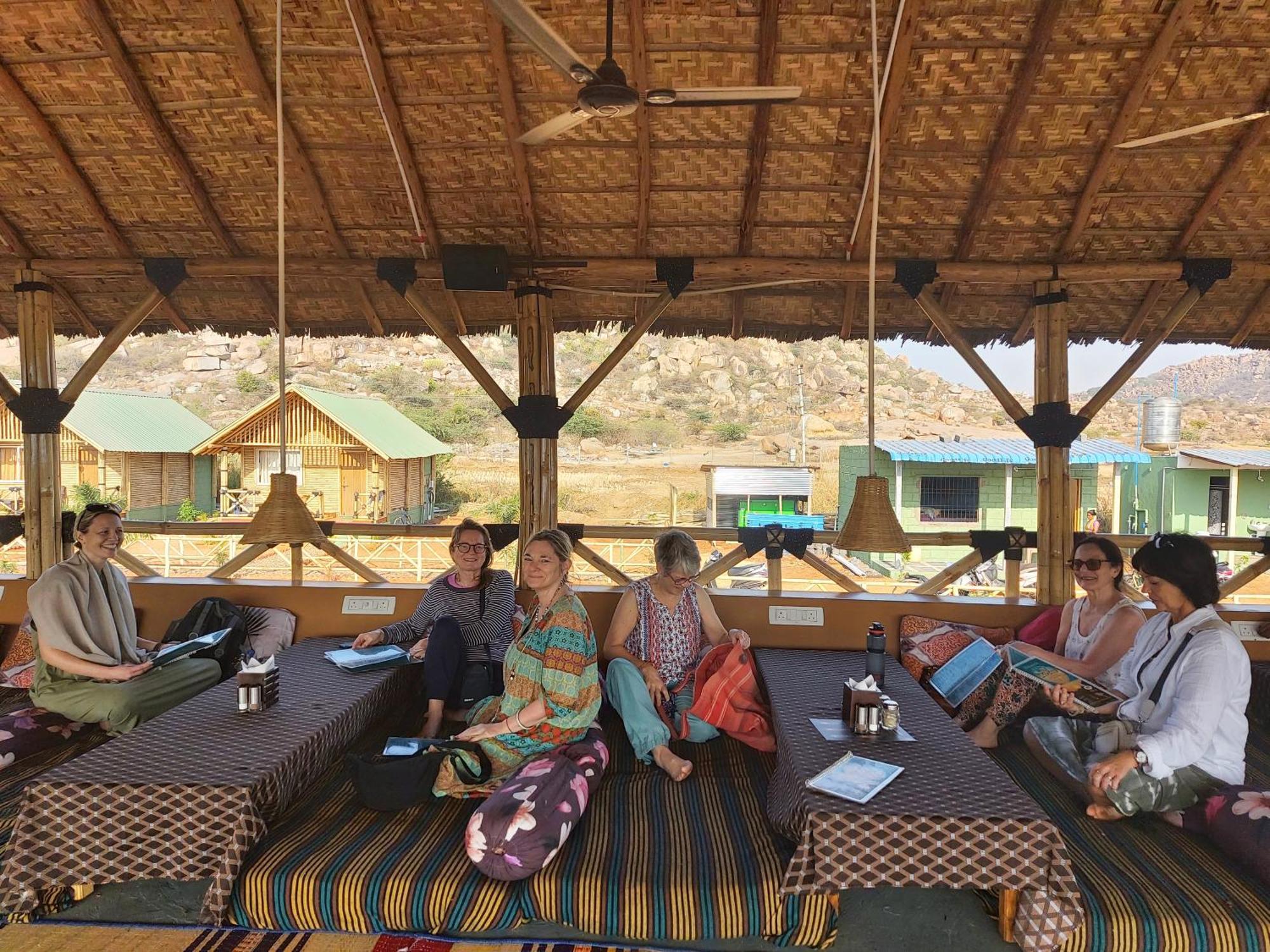 Mowgli'S Cafe Hampi & Guest House Exterior foto