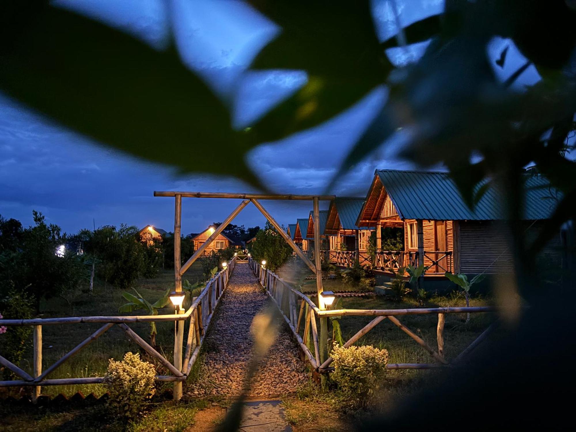 Mowgli'S Cafe Hampi & Guest House Exterior foto