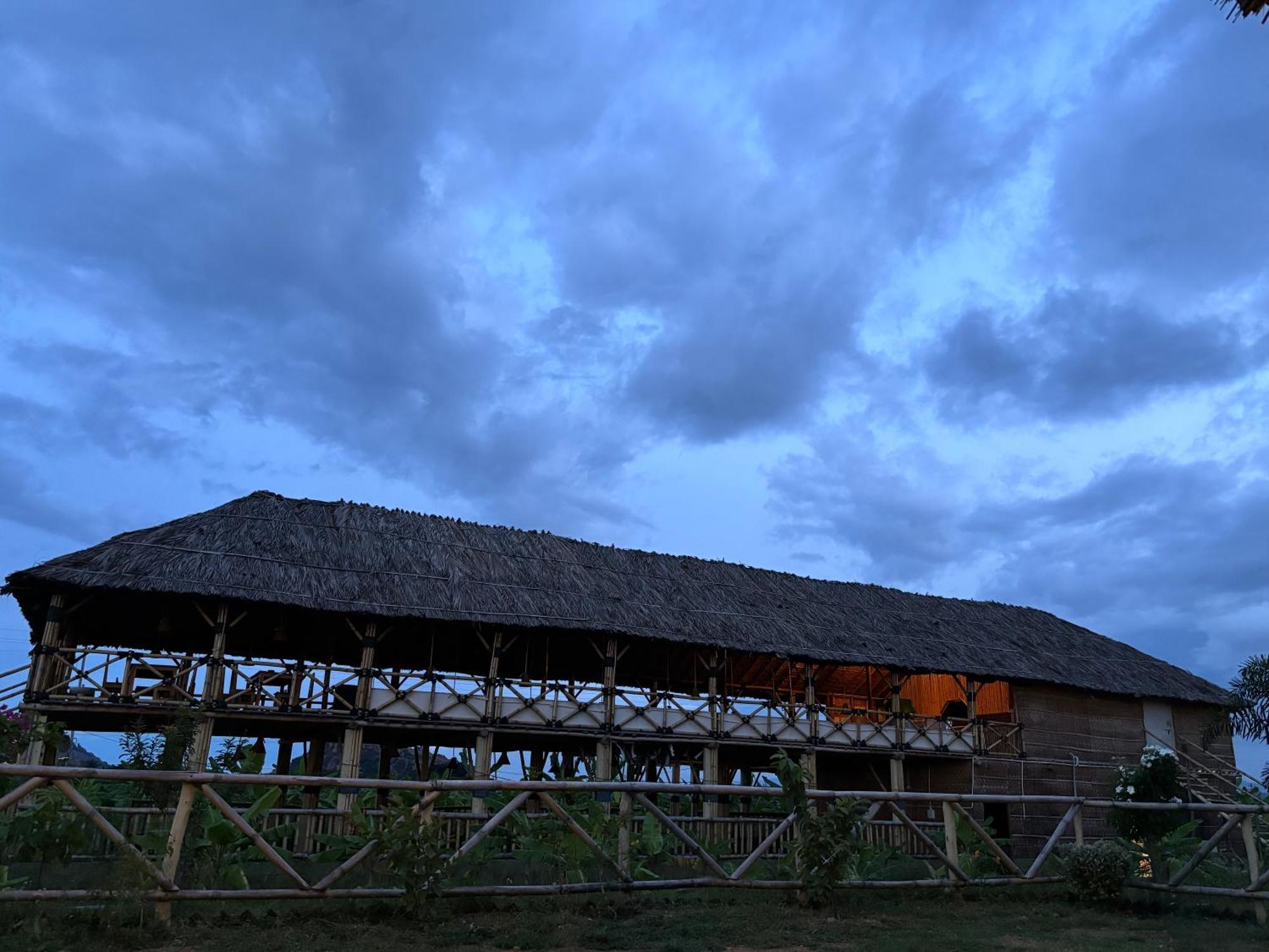 Mowgli'S Cafe Hampi & Guest House Exterior foto