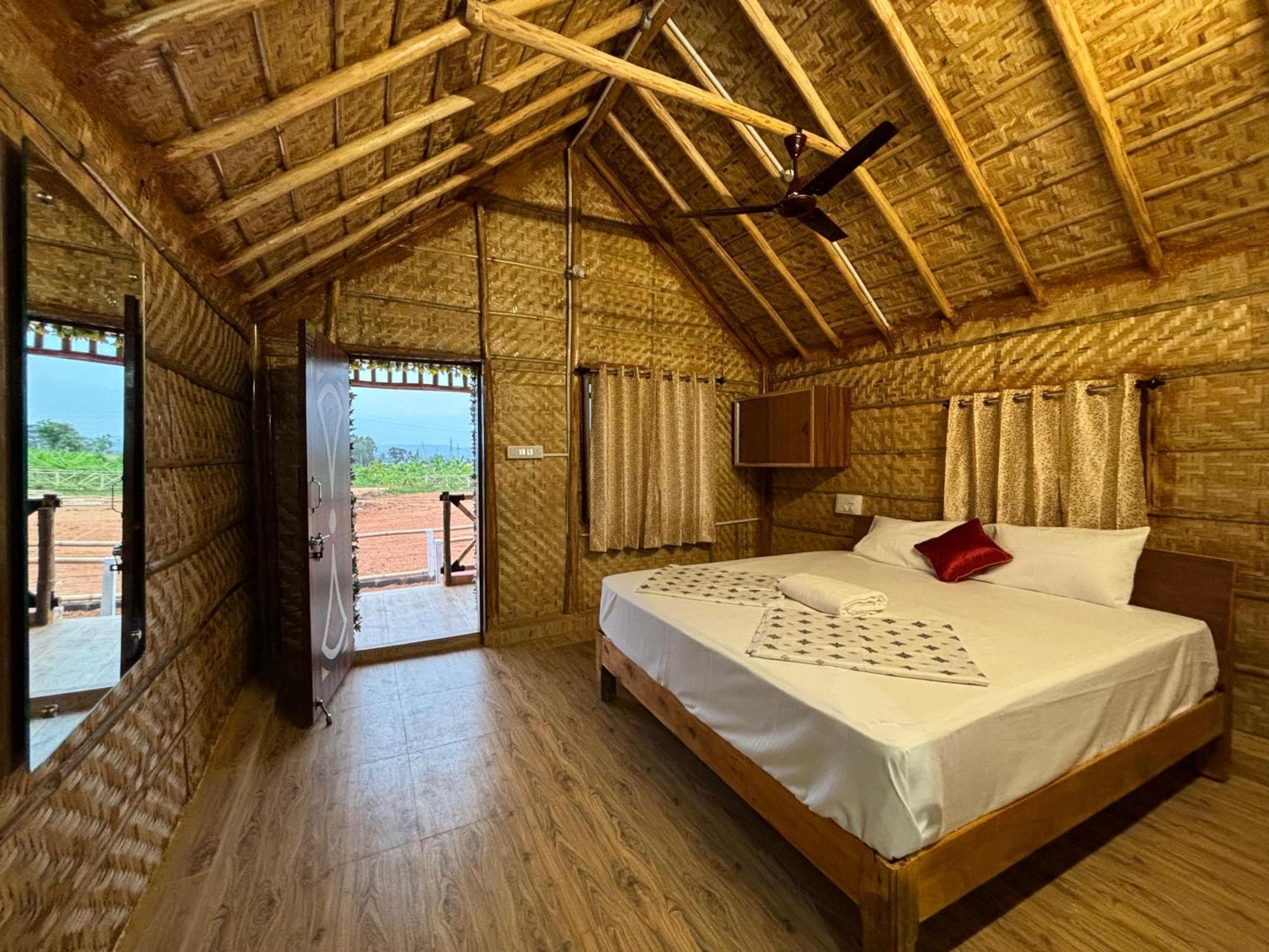 Mowgli'S Cafe Hampi & Guest House Exterior foto