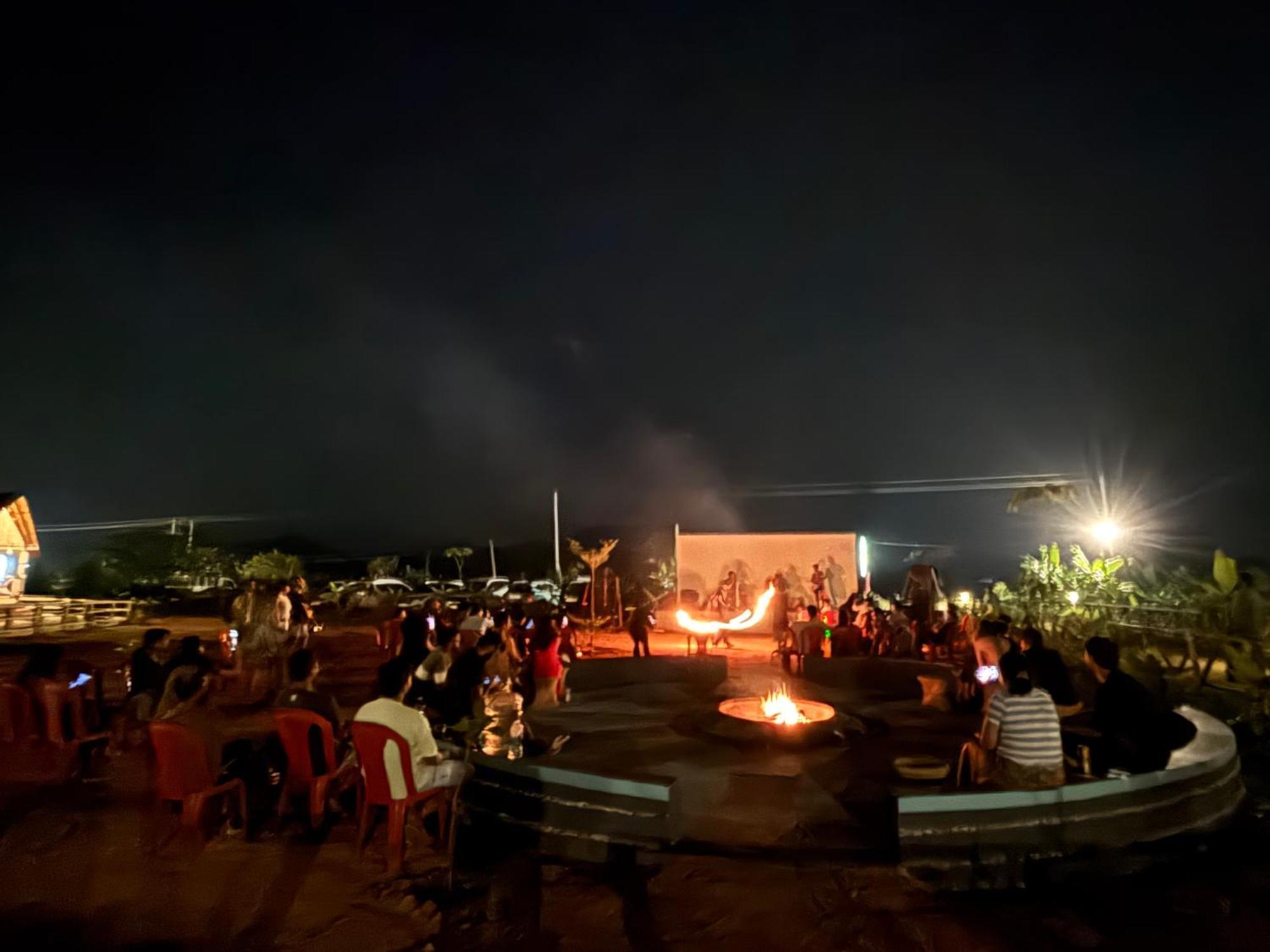 Mowgli'S Cafe Hampi & Guest House Exterior foto